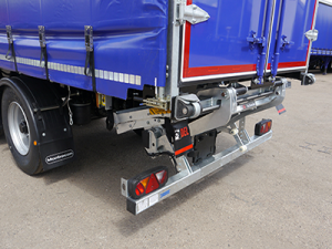 Curtain sider Trailer tail lift