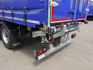 Postless Curtainsider TAIL-LIFT OPTIONS